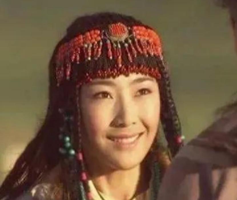 1178年，在羊毛堆之中，成吉思汗与一个十来岁的小姑娘发生了关系，而这是蒙古族最