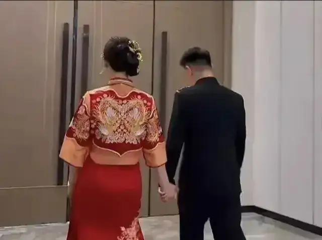 有人说陈亚楠老公是二婚有孩子二婚老公直接上来澄清，陈亚楠老公辟谣，没有结过婚没