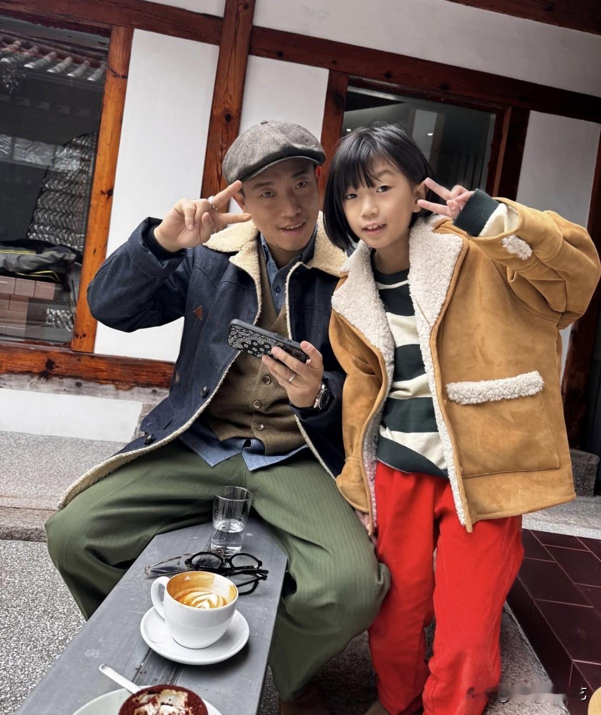 30日，歌手Gary在自己的Instagram上传了多张照片，并配文“我的小宝贝