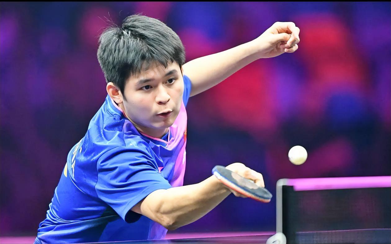 林诗栋这孩子，真是要把自己“逼”到极限了！刚在多哈栽了跟头，气还没喘匀，扭头