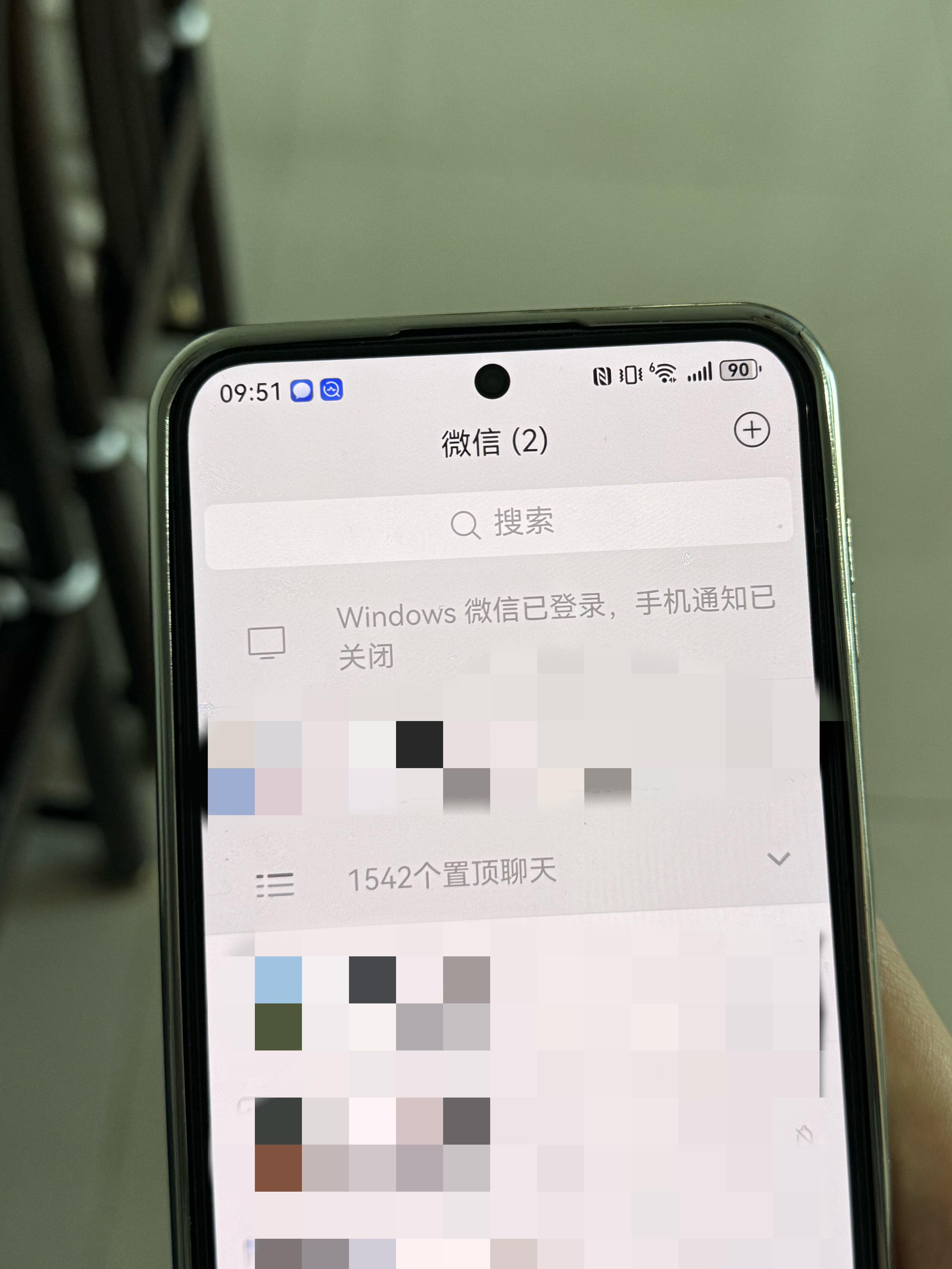 我爸微信有两千个置顶。。。！！！