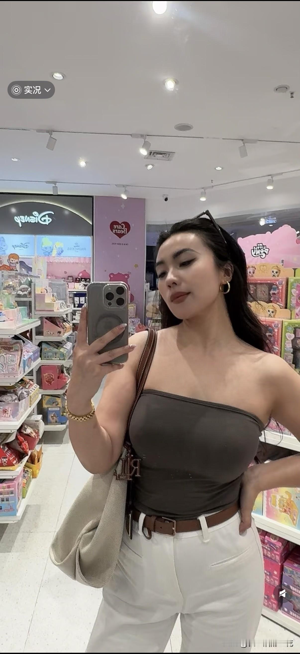 你见过最性感的女生有多性感