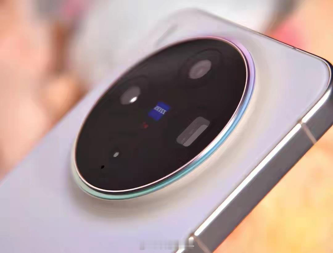 最近网上又有新瓜，蓝厂好像要推出一款叫X300FE的新机。从名字就能看出来