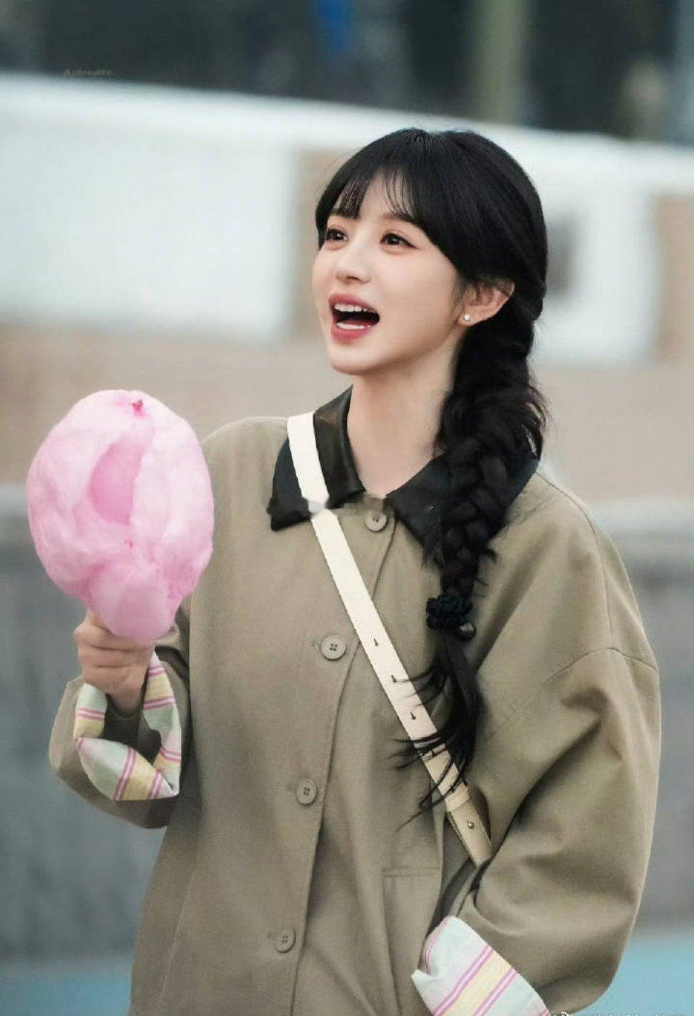 田曦薇林知夏杀青快乐！这个天才女友好甜