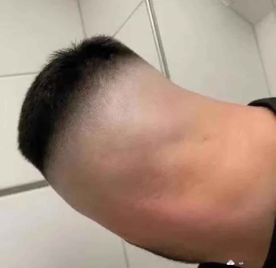 理成这样，究竟是理发师的错，还是发型的错呢？