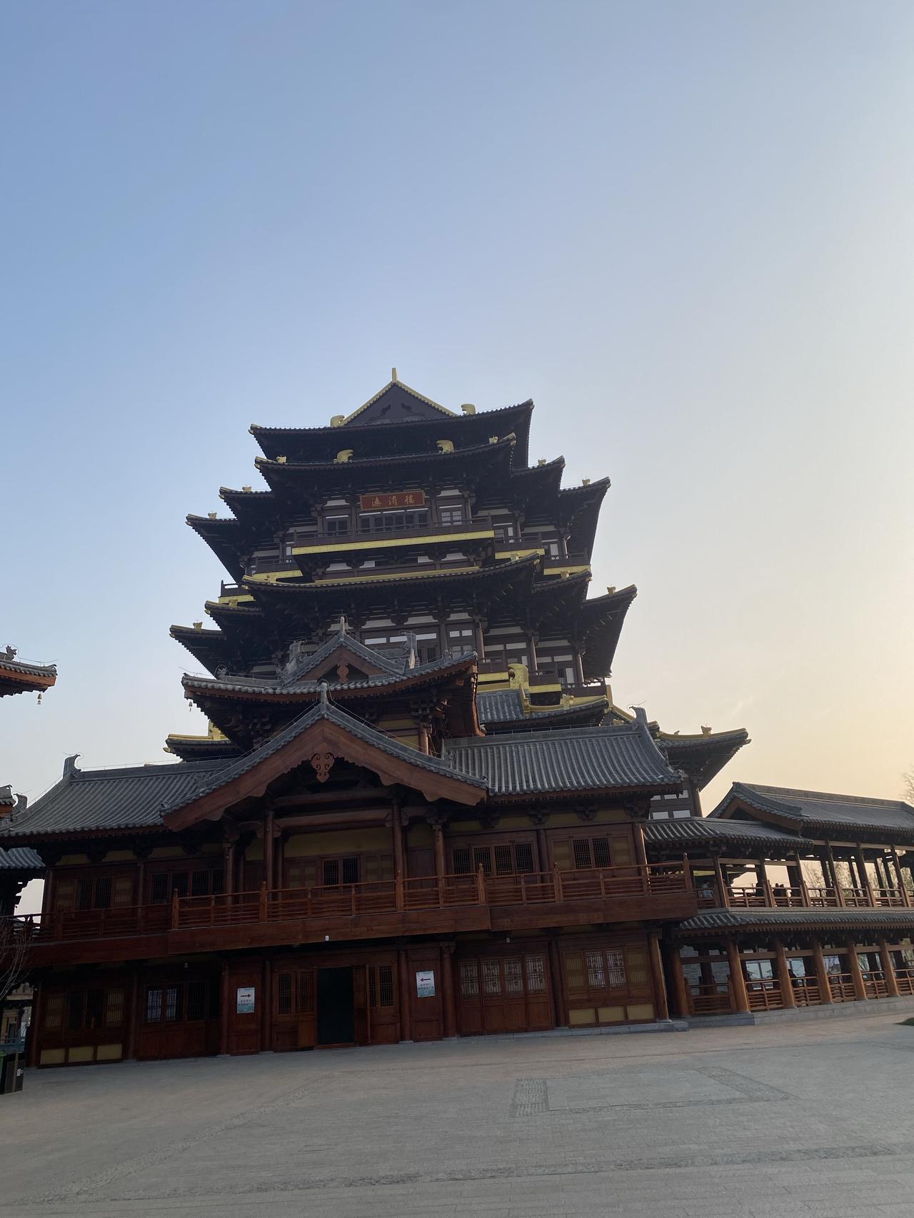 10月份我爹打电话给我，说弟弟要买房子让我出15万，不买的话弟媳妇就要离婚，把孩