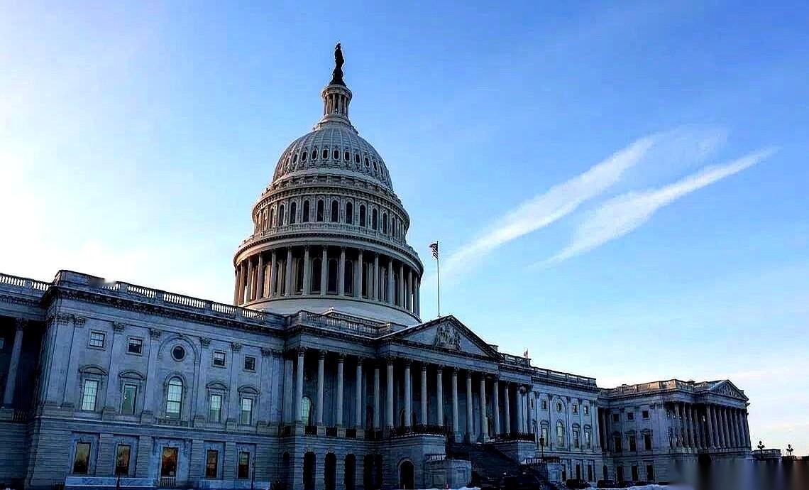 美国参议院，不跟众议院耗了。深夜，71票对29票，直接把桌子掀了。别以为这只