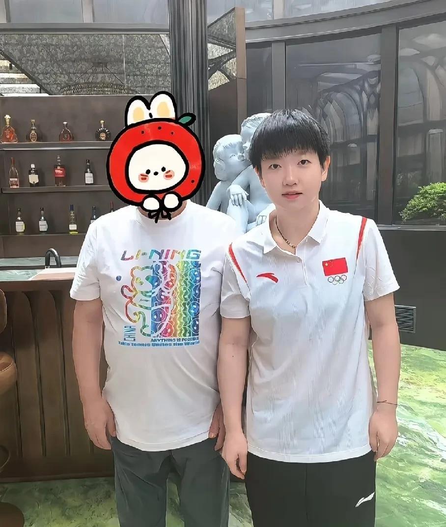 难怪莎莎港澳行的时候不穿这件这角度可能对她来说太透了不过只有我注意到莎莎的
