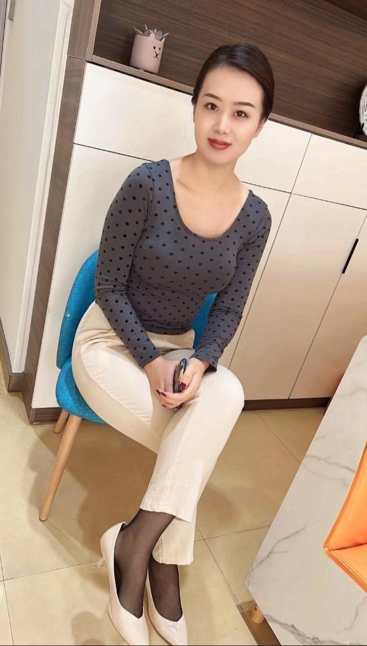 优雅知性 丰满莹润的中式美女 丰满身材 微胖女人美不美 梨形身材