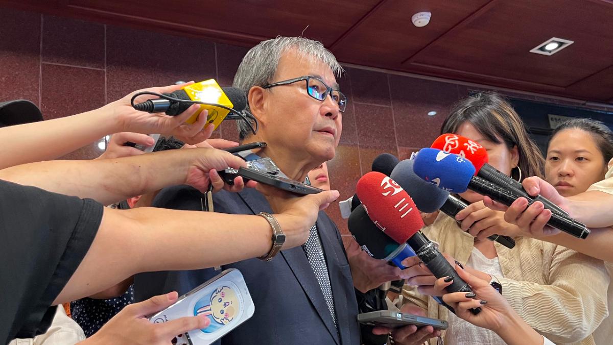 【果然顽固！郑英耀、刘世芳鼓吹继续捍卫所谓“国家主权”，台当局威胁打击举报人】民