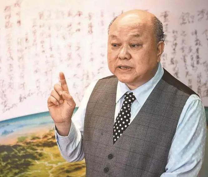 台湾新党副主席李胜峰表示：“纵观全球，唯独敢主动与中国大陆正面较劲的，就是中国台
