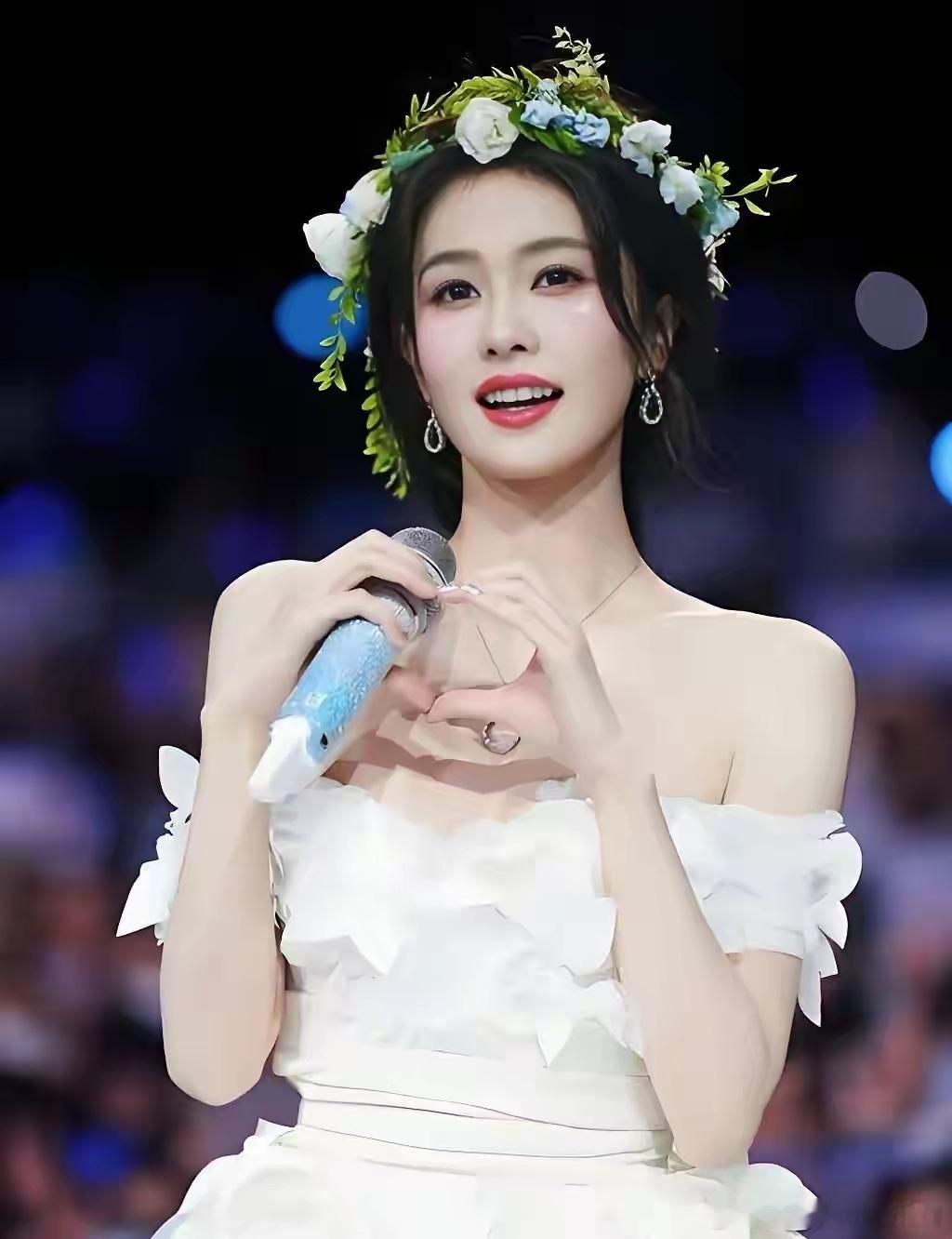 原来内娱也有“铁饭碗”？白鹿这波操作，资本大佬直呼：太省心了！不是我说，现在的内