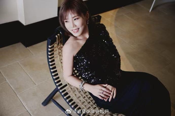 李佳薇含泪谈及曾做房产中介李佳薇在《歌手2025》中的表现真让人动容。那段过往让