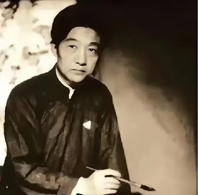 德国人甩卖四箱古画，徐悲鸿看半截直接叫停，倾尽身家买下国宝1937年香港，
