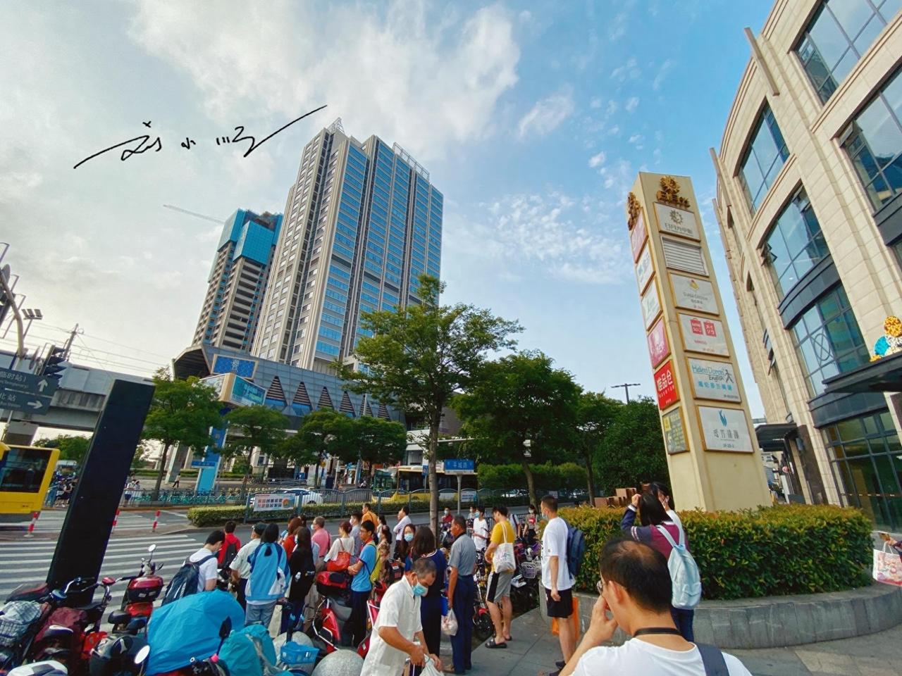 位于上海市西北部的“嘉定区”是上海发展最好的郊区之一，与苏州昆山、太仓相邻，兼具