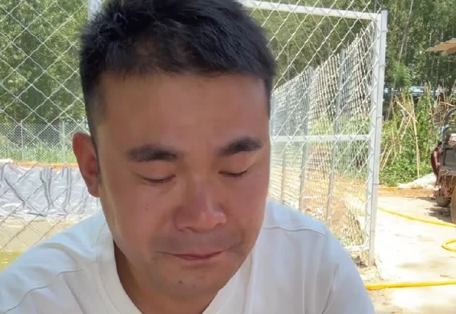 二婚阿杜直播评论区骂声一片，恩泽都看不下去了！今天看阿杜直播，有一点挺好笑的