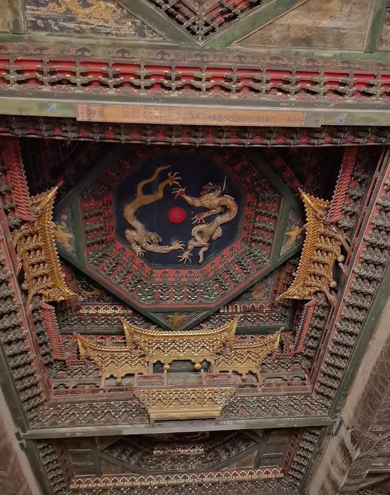 从内蒙来了山西，也躲不过沙尘暴，今天被吹的灰头土脸，那么美的木塔都灰灰的，但是