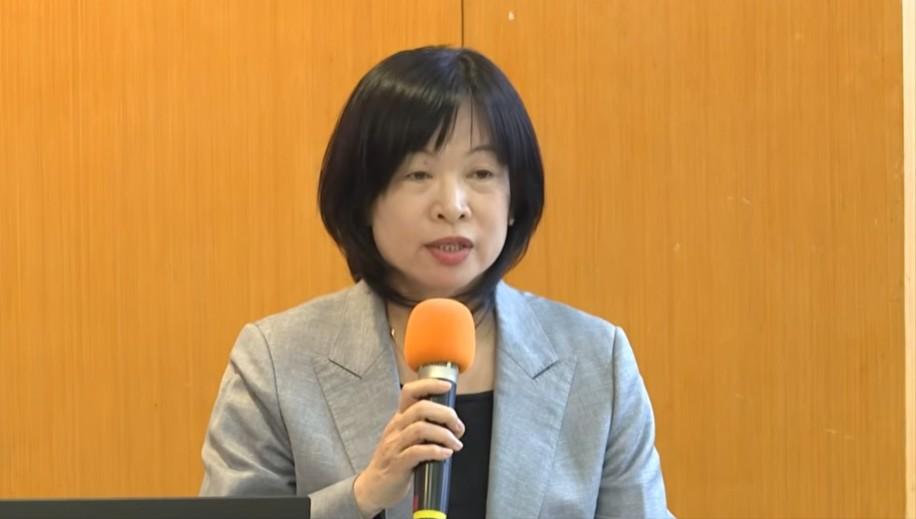 快讯：马记者会开场第一炮：戴遐龄指控萧王"瞒着马英九访陆"。记者会由马英九基金