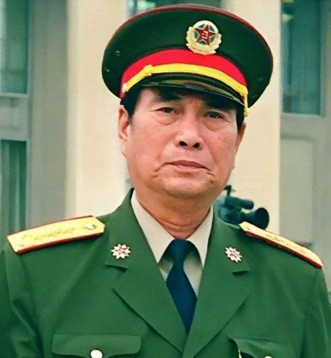 127师师长张万年被越军活捉！”1979年3月4日一大早，越南军营便传出张万年被