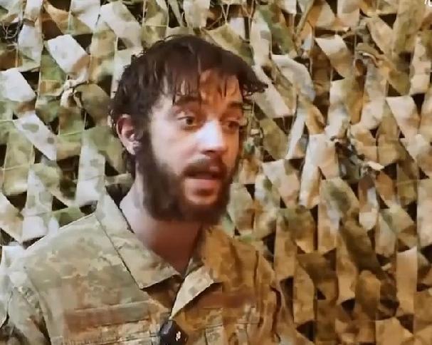 俄军在乌克兰战场上抓住了一名英国雇佣兵，这些现在能够留在乌克兰都是好战分子，俄军