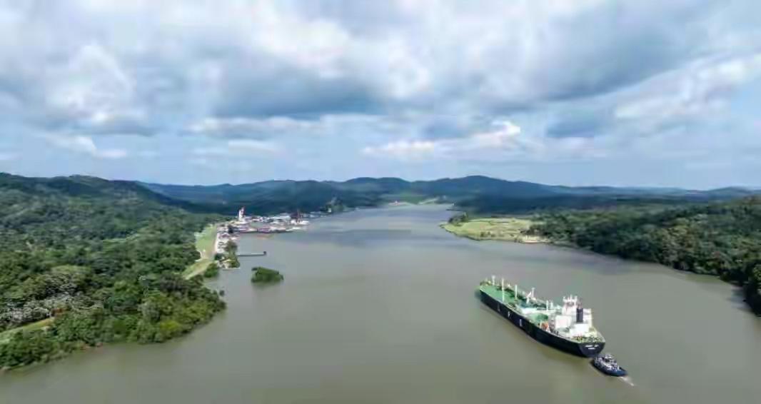 3月6日，面对巴拿马当局单方面毁约，强制接收李嘉诚旗下长和集团经营的两处港口，长