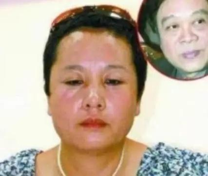 2004年，爆料人饶颖点名国民主持人赵忠祥，直言：“赵忠祥背着妻子，和我维持不正