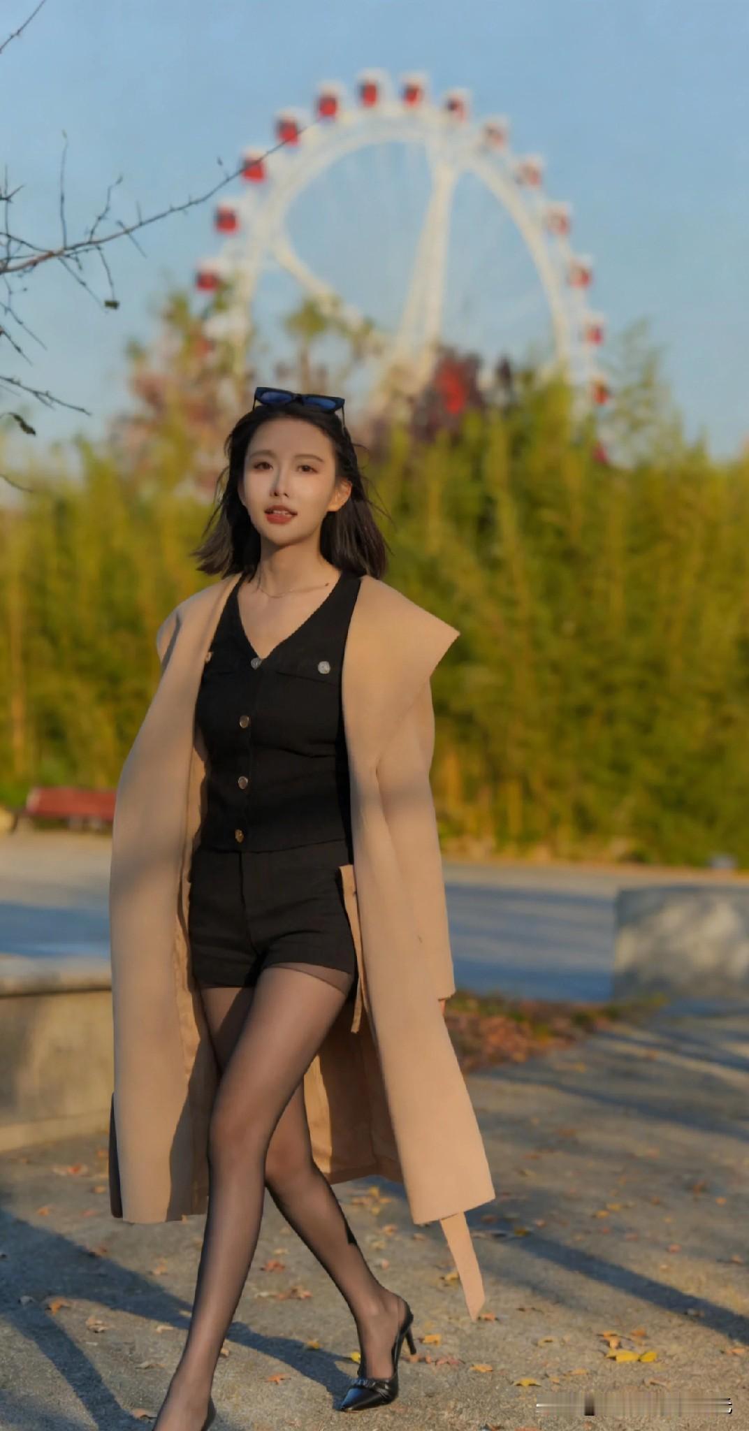 秋日游园穿搭指南🍂👗成熟稳重的美女你喜欢吗?