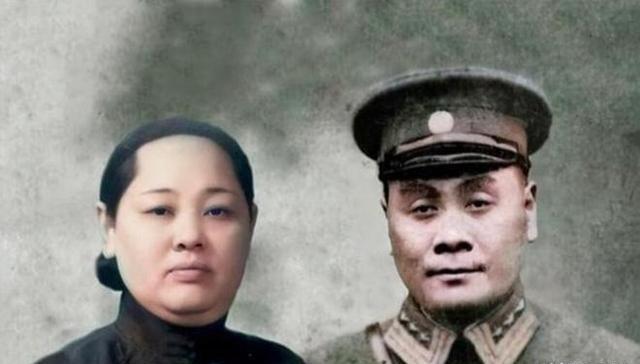 1935年，刘湘当上四川省主席后，妻子周氏觉得自己长得不好看，想让他讨个才貌双全