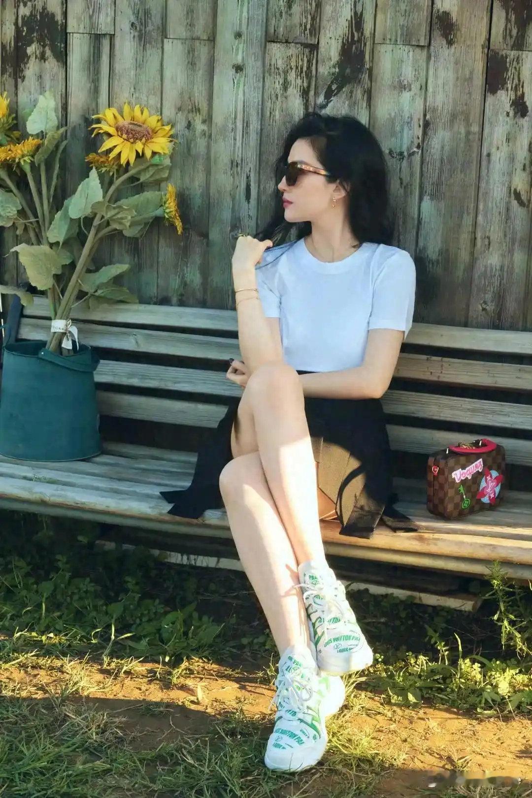 刘亦菲怎么可以美得如此松弛​