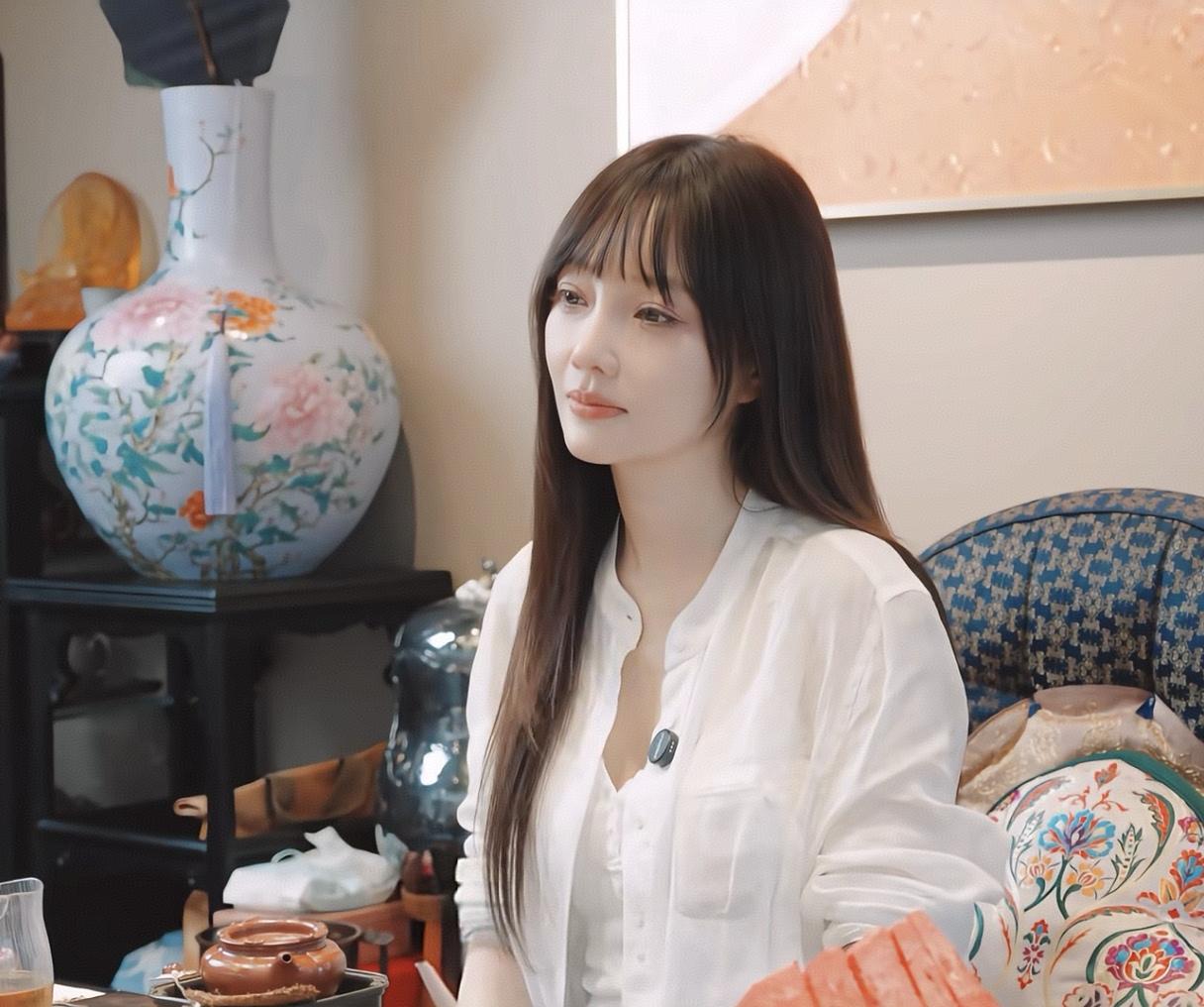 人真的不可貌相，贾乃亮前妻看起来还是20岁的样子，但是现在说的话，有一种开悟了