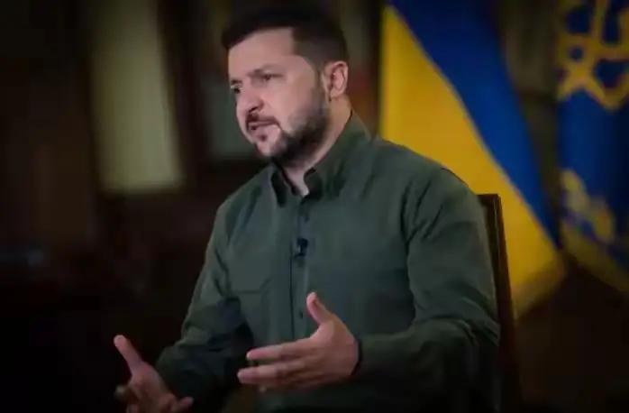 乌克兰总统泽连斯基彻底飘了，开始炫耀11个国家向乌克兰求助。据报道，泽连斯基称，