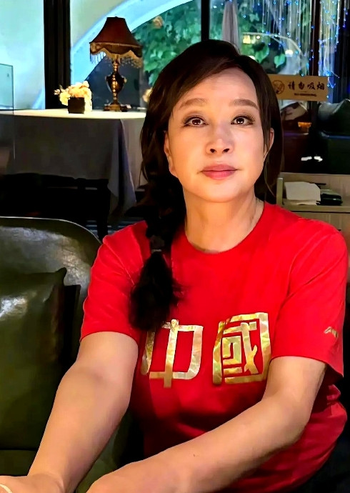 大家发现没刘晓庆有个特别的点就是她朋友好像很少有次听她聊起人际交往