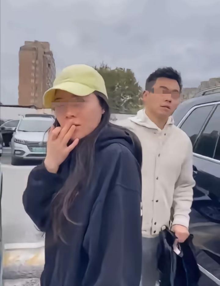 知名律所律师出轨我不意外，和情人去孕检我也不意外，让我意外的是，他的原配怎