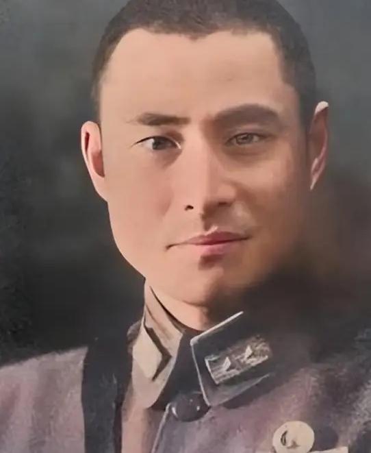 1975年，蒋介石得知黄维被特赦的消息后，立刻邀请他前往台湾，不仅补发了他被俘2