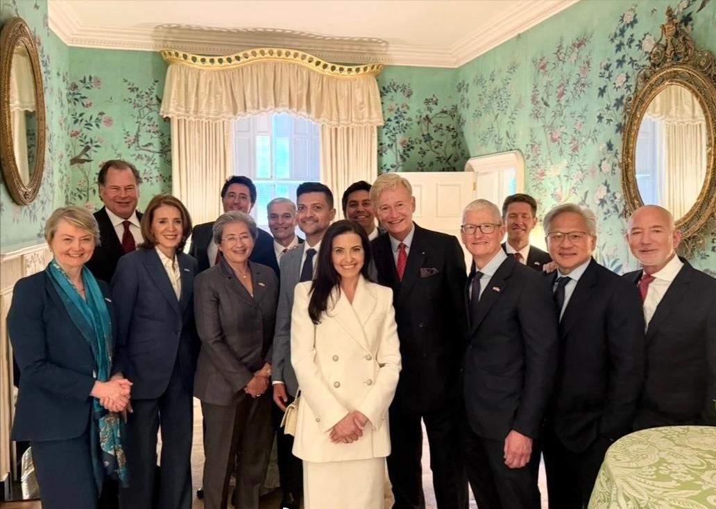 英国国王在美会见一众科技大佬！当地时间4月28日，英国国王查尔斯三世在访美期