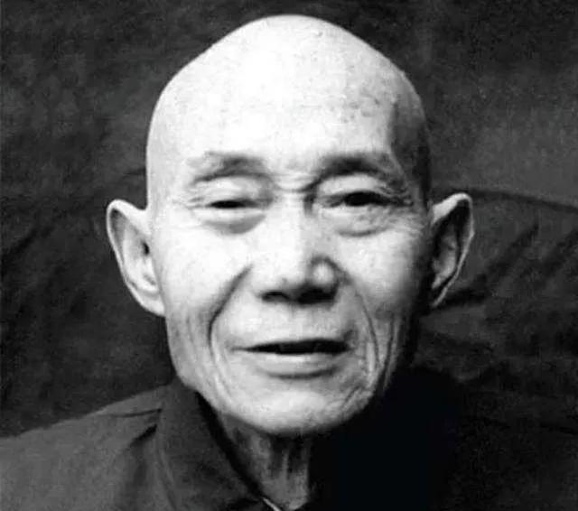 1940年，吴凤翔受命<em>刺杀</em>一名日本少将，可是他到门口才发现，里面竟然不止一人。正