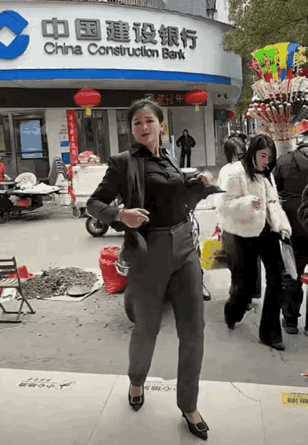 现在拍视频才知道一个道理，只要脸皮厚，天下无敌。