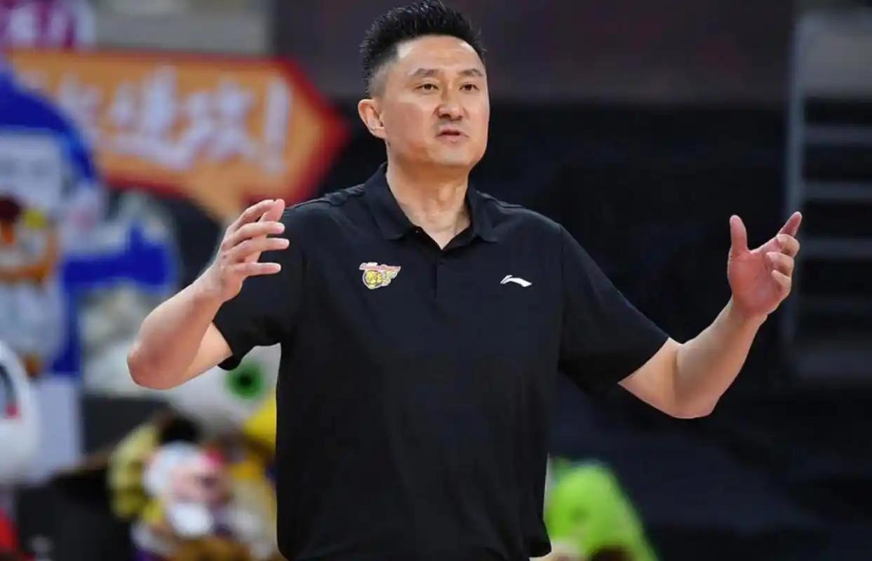 正如广东球迷分析的那样，广东男篮主教练杜峰，可能真的在按部就班的实施一步大棋，正
