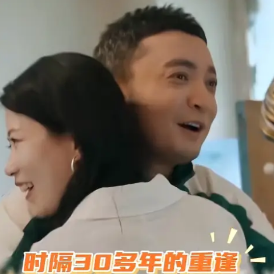你敢信？尼格买提回新疆录节目，随便走进一家民宿，夸老板“你们家民宿真美”，结果女