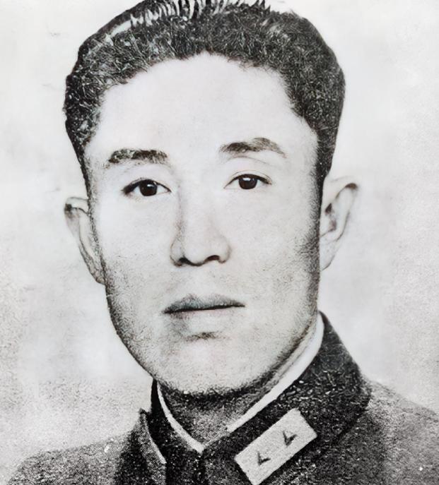 国民党人缘最好的将领：不赌不嫖不喝冰血，毛主席为他点烟，部下舍命保他。1