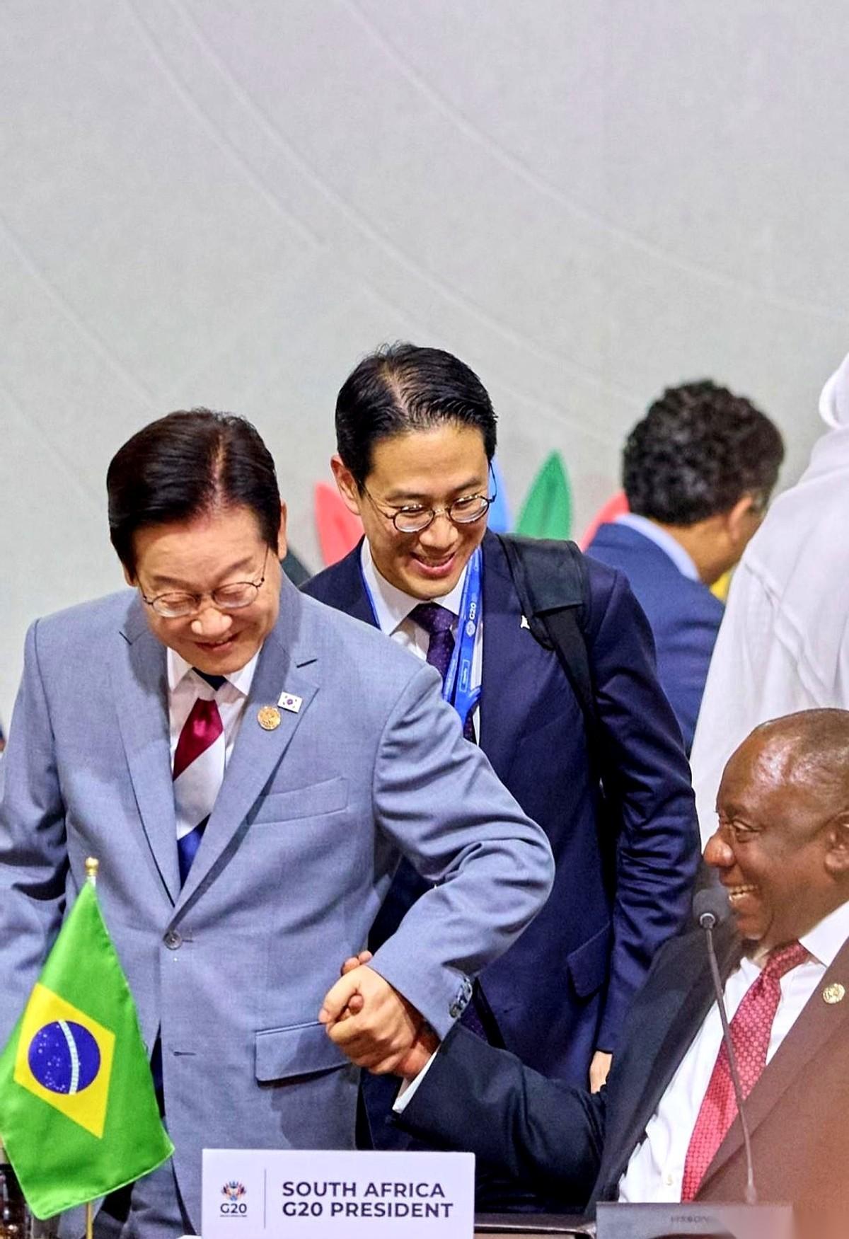 好家伙，G20峰会那个场子，说白了就是全球最顶级的一个“局”。结果全场最会“串