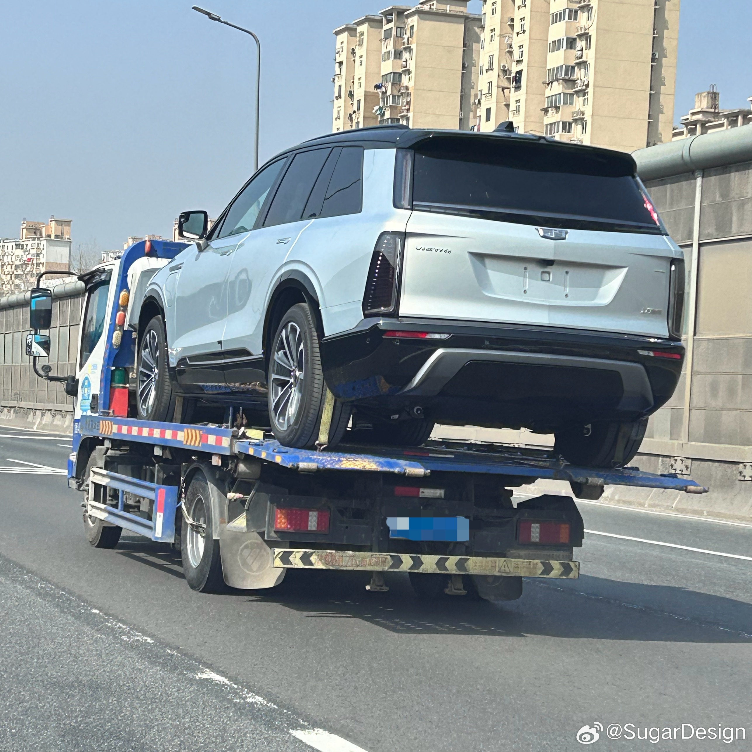 活捉凯威德5米2级别，气场挺足可以看成是纯电凯雷德青春版