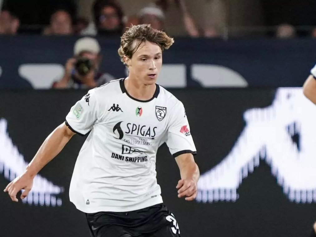 AC米兰隆戈：AC米兰对科莫托在斯佩齐亚的成长轨迹非常满意：在多纳多尼执教的这