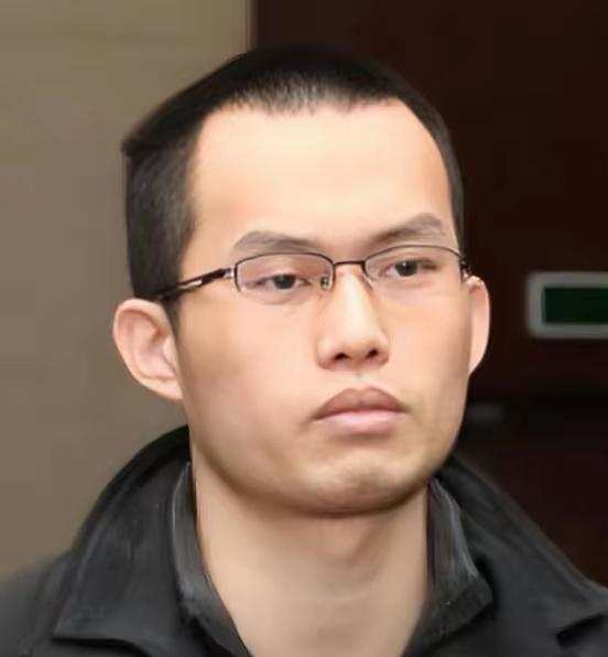 林森浩，寒门学霸，复旦大学上海医学院2010级硕士研究生，学术上很早就发过论文。