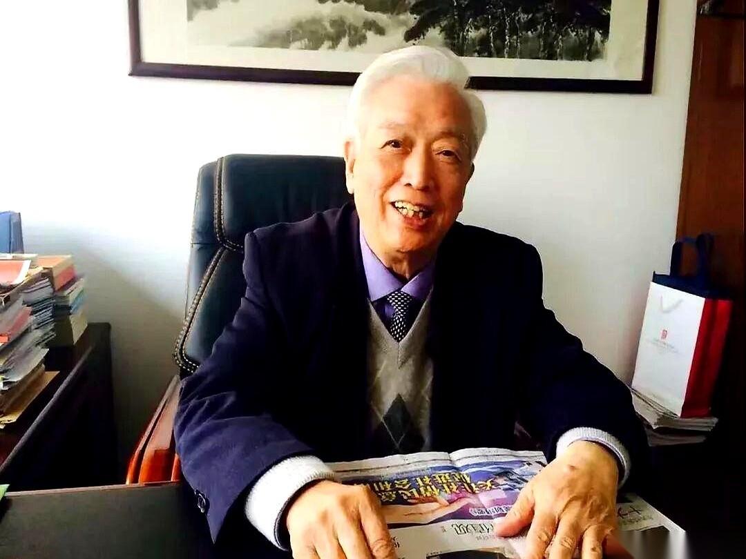 翻开常州的地方志，绕不开这位51岁当上市长的江苏宜兴人。上任没多久，他就把一份