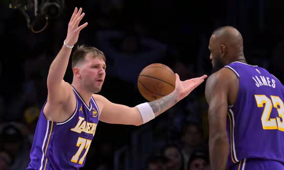 罪无可恕！詹姆斯休赛期选择执行5263万美元球员选项惹怒了湖人队管理层！近期詹