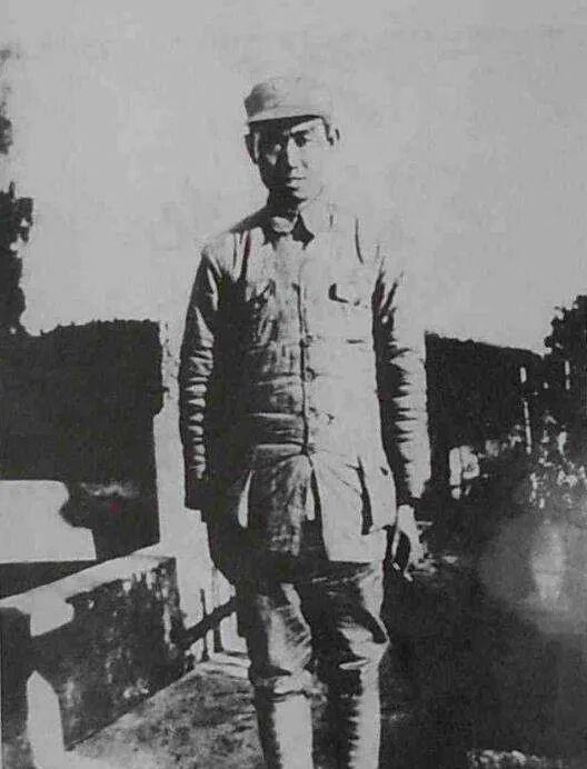 他是被错杀的新四军名将，职务当时高过粟裕，警卫员后成上将。这个将领是谁？