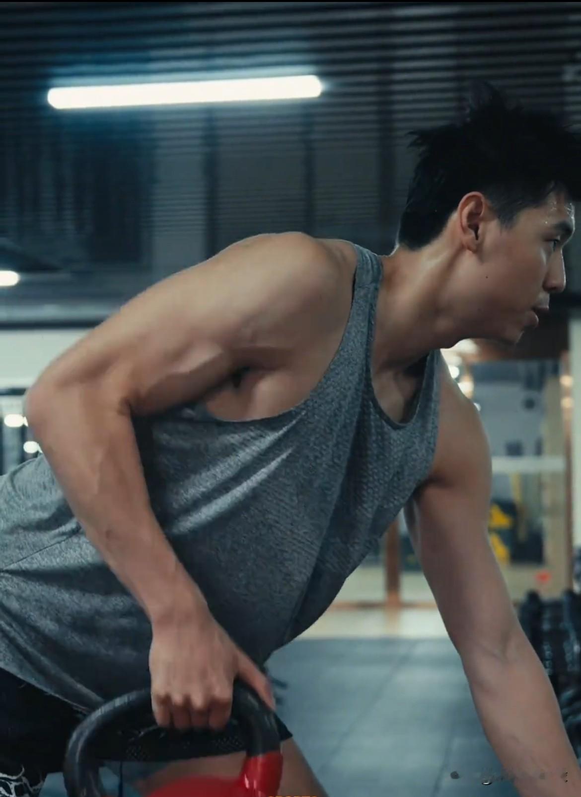 广东男篮：崔永熙复出在即！广东男篮锋线核心崔永熙早上在社媒上发布的视频显示，崔