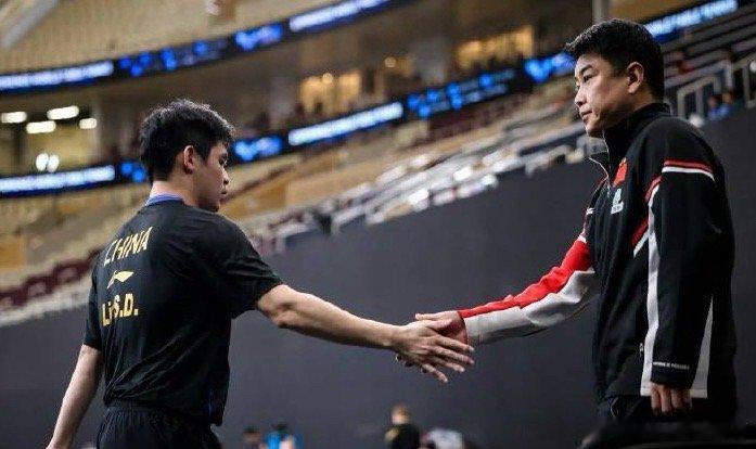 其实你没必要为难自己非要做林诗栋的场外