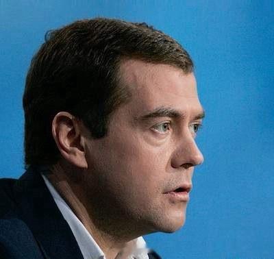 俄罗斯前总统梅德韦杰夫今天发文说：“欧盟终于向基辅当局发放了这笔众人早已知晓的援